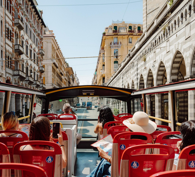 Genoa: Hop-on Hop-off Tour Ticket D2iehn5l