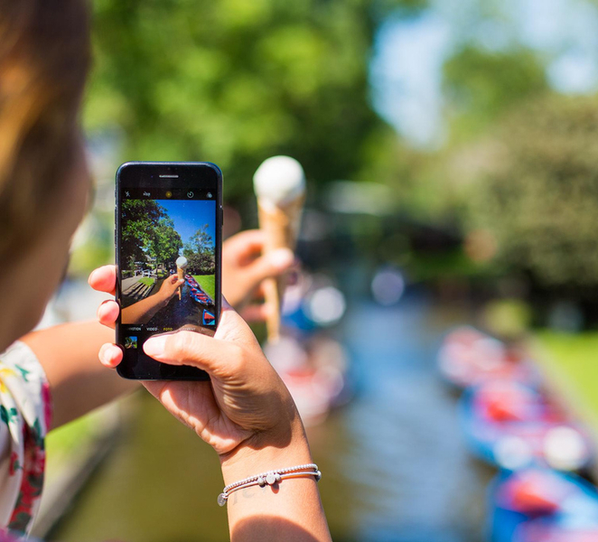 From Amsterdam: Ultimate Giethoorn Experience with Boat Tour cXYpvQsz