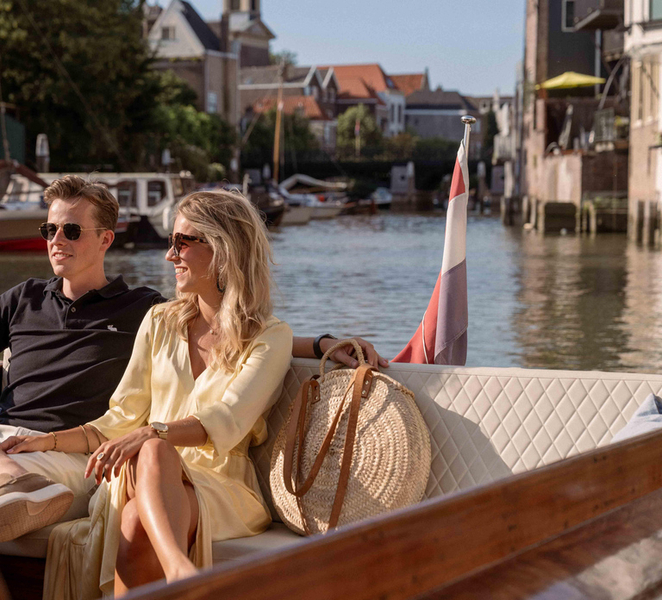 Dordrecht: City cruise on classic boats go32c1lQ