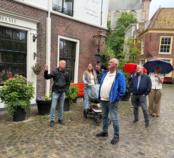 The Most Beautiful Guided City Walk in Leiden AJ0DwDHi