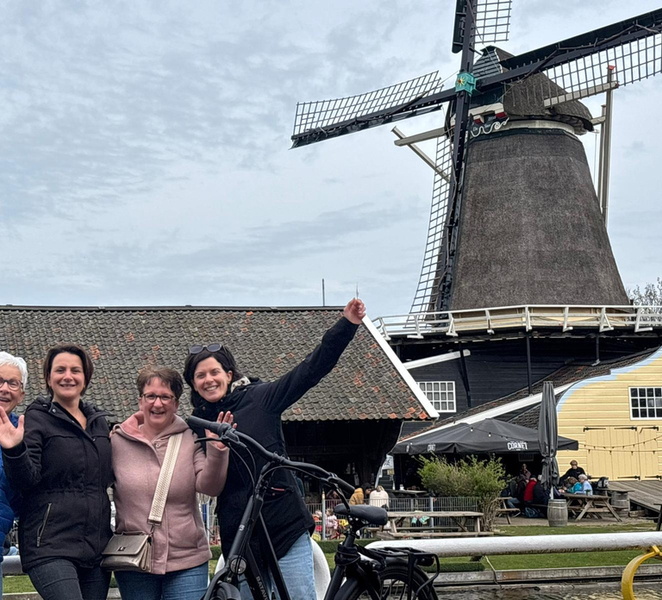 Utrecht: Guided Bike Tour with Dom Tower & Canal Cellars 4JtIIKpR