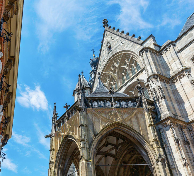 Best of Nijmegen: Private Walking Tour with a Local KiRCS2vr