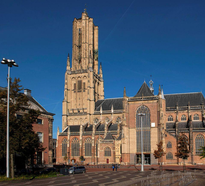Arnhem: Guided Walking Tour with Local Guide iL5oOp01