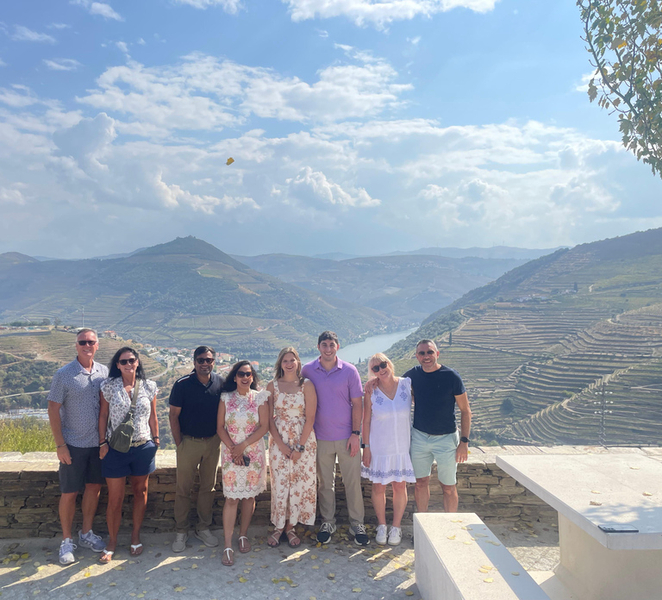 Porto: Douro Valley Wine Tour with a Sommelier & Boat Trip puRoawel