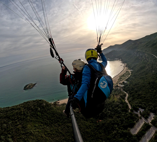 Lisbon: Paragliding Tandem Flight fGPG40YD