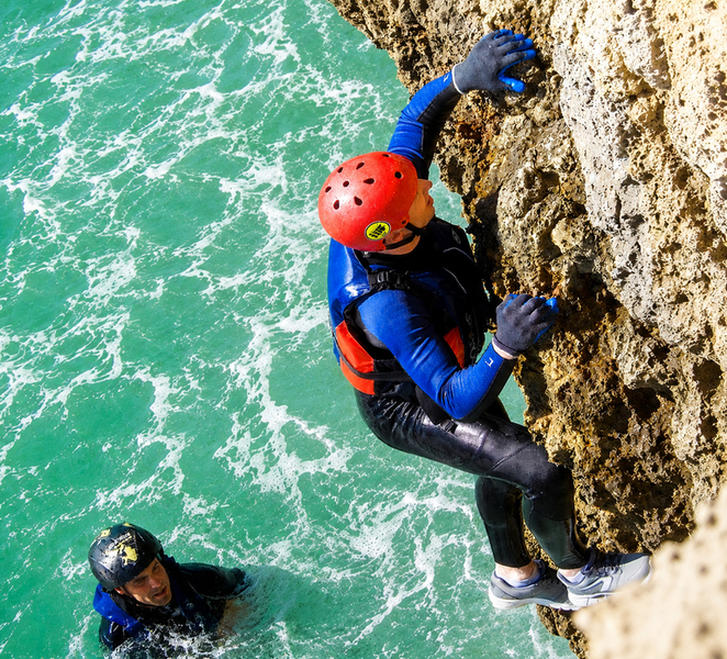 Albufeira: Guided Coasteering Tour with Cliff Jumping 8tA3D5L5