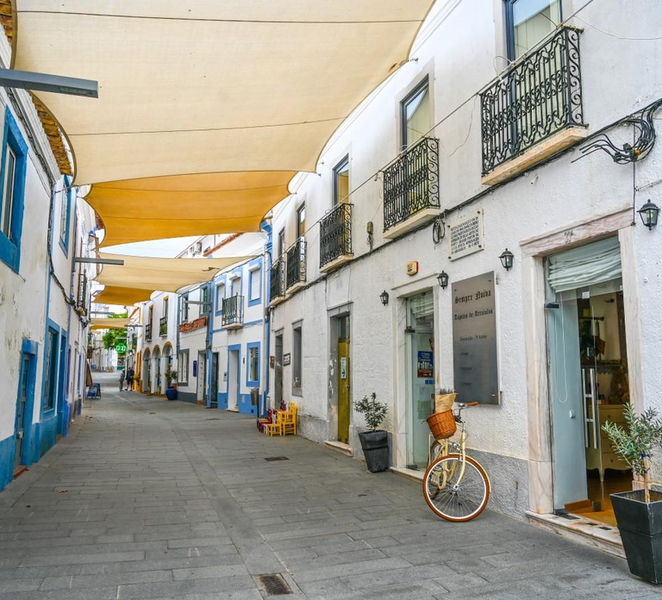 Évora: Private Walking Tour to Arraiolos w/ driver and guide DdeyNcqO