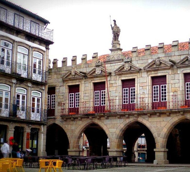 Braga: Guimarães, Pontido Village, & Queimadela Dam Tour uz190OcN