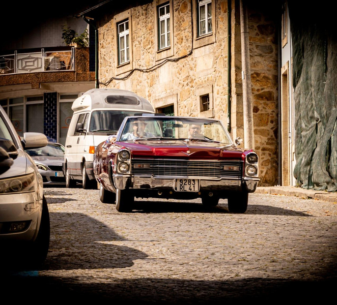 Braga: Exclusive tour in a classic car through the city's iconic spots y59jmvtW