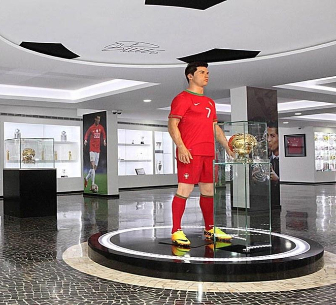 Madeira: Private Cristiano Ronaldo Tour with CR7 Museum 0d5zk7OH