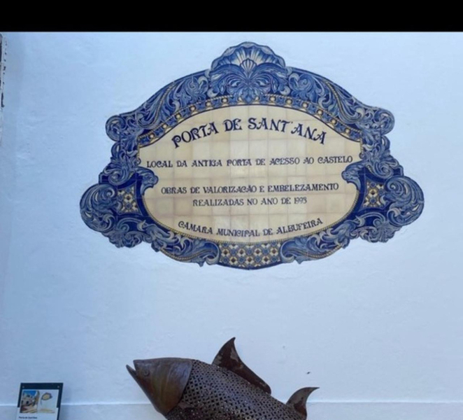 Albufeira: Old Town History Walking Tour with Tapas & Wine bE277mmx