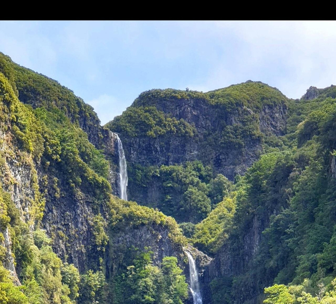 25 Fountains Waterfall Guided Hike with Transfer Gs7nW27I