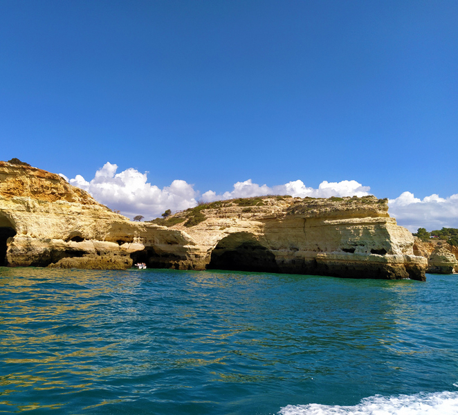 From Vilamoura: 2.5-Hour Benagil Cave and Dolphins Boat Tour Ru9dpTrk