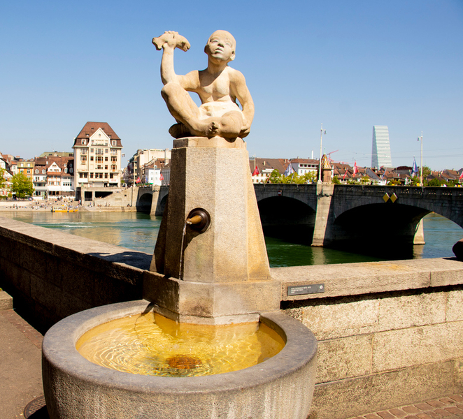 Basel: Express Walk with a Local in 60 minutes bi17XOdd