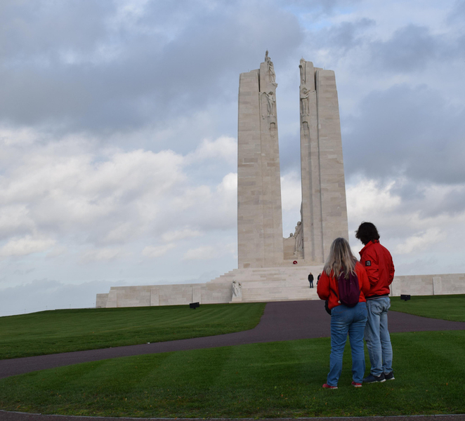 Vimy Ridge: Vineyard Visit and Wine Tasting Experience gNcwQHCA