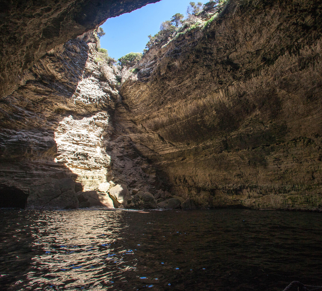 From Santa Teresa Gallura: Corsica and Bonifacio dinghy Tour 7yUipOaR