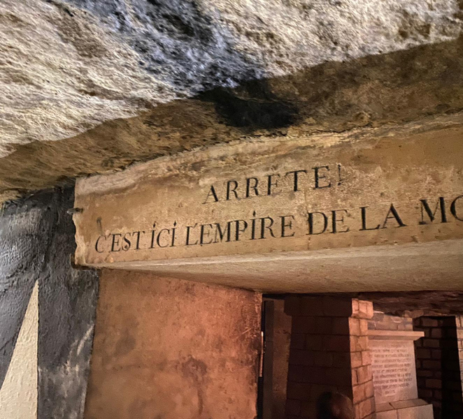 Paris: Small-Group Catacombs Tour with Skip-the-Line Entry 9poQaRFU