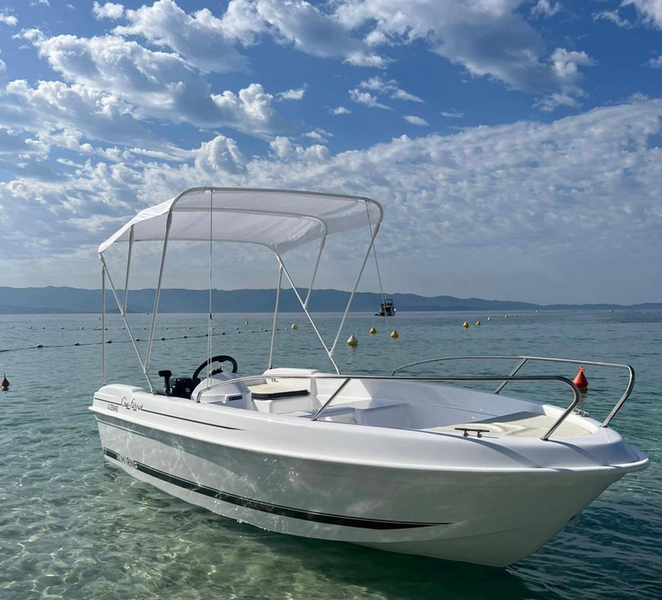 Boat rental without a license from Ajaccio to the Sanguinaires Islands GFVW6mtw