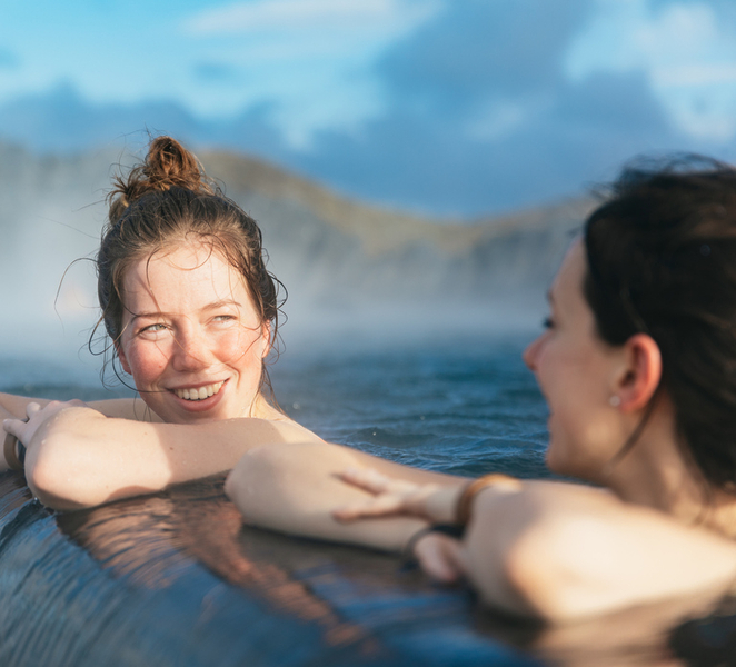 Reykjavik: Sky Lagoon Admission with Transfer xaqz5iEh