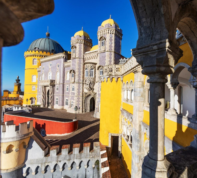Sintra: Private Tour with Guided Pena Palace Experience 635M0425