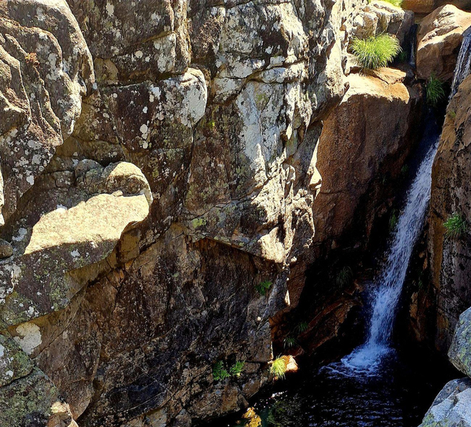 Vila de Cerva: Poio River Lagoons Hike & Waterfalls IX2xzrp9