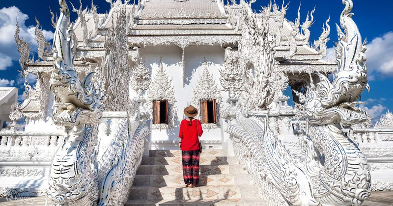 Join Tour [Chiang Rai Day Tour] Hot Spring & White Temple & Blue Temple & Huay Pla Kang Temple (Meeting Point at Night Bazaar Meet the guide in front of McDonald’s Exchange) x3MToa8p