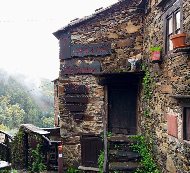Schist Villages and medieval castles tour 1JQulqEb
