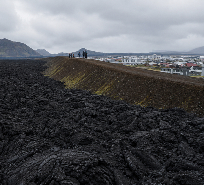 Grindavik: Eruption Site and Town Walking Tour bQXZymQk