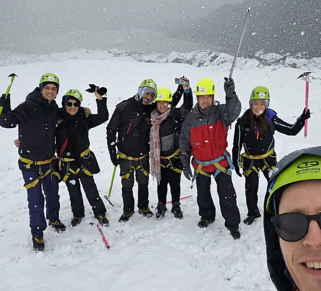 Glacier Hike Experience on Sólheimajökull - Meet on location rHALfVNe