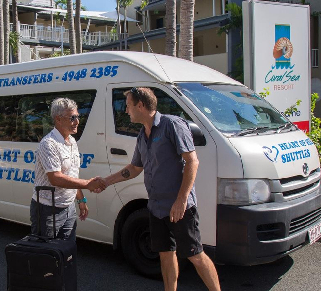 Whitsundays: Airport Transfer to/from Airlie Beach GKqMv6MA