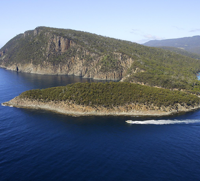 Hobart: Bruny Island Wilderness Coast Eco Cruise with Lunch GrWvFMXE