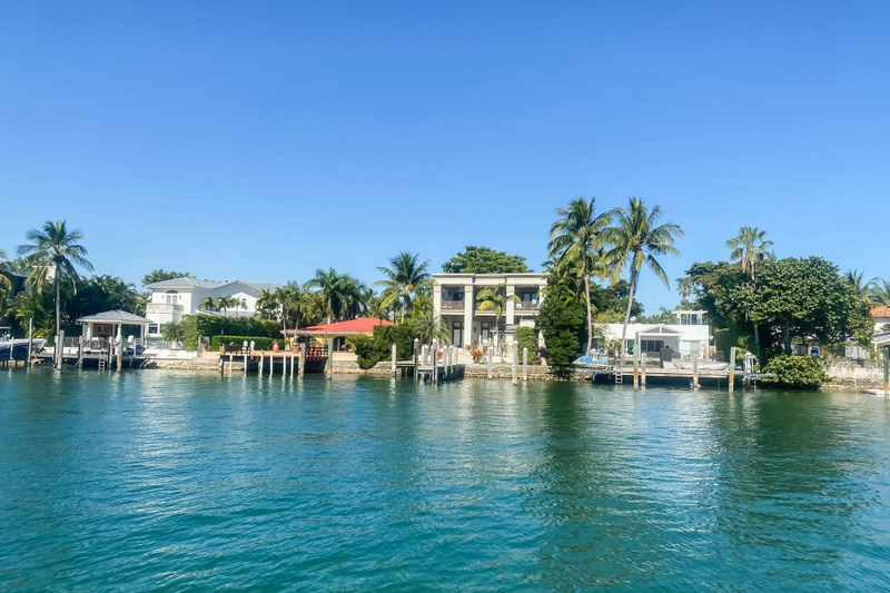 Water Taxi between Bayside Marketplace & South Beach 0J4ruwKC