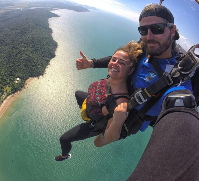 Cairns: Tandem Skydive 5CwhIzRZ