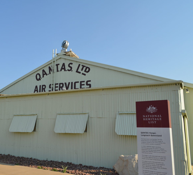 Longreach: Qantas Founders Museum First Class Experience N4Lmuvuq