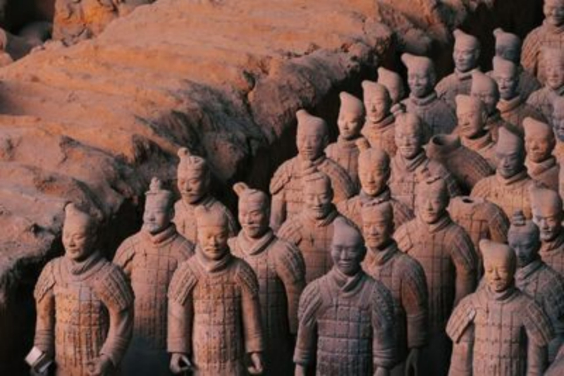 Xi'an Terracotta Warriors + Mausoleum of the Yellow Emperor + Hukou Waterfall 5-Day Essence Tour cI7vv3kO