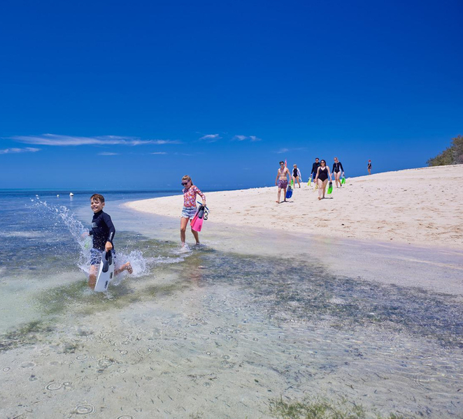 From Cairns: Full-Day Green Island Cruise cpDohBYv