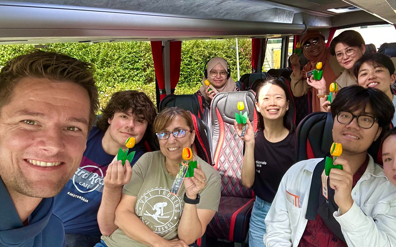 Giethoorn One-Day Tour with Self-Guided Boat Tour from Amsterdam f31eTLdL