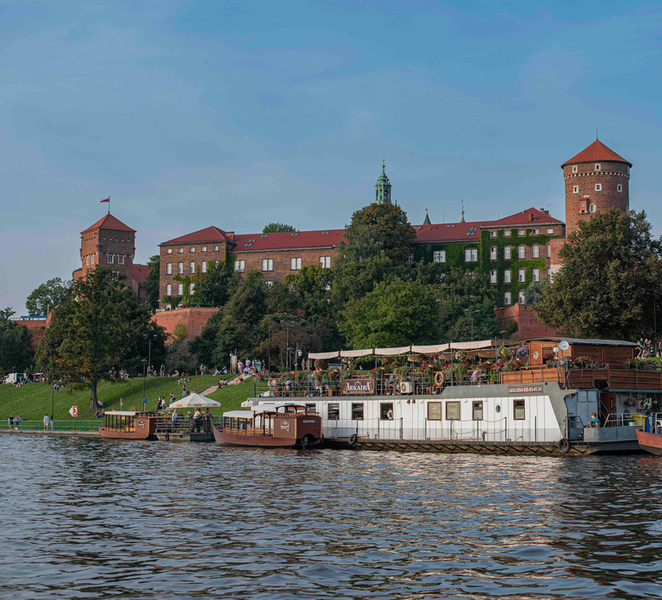 Krakow: Private Traditional Gondola Cruise 9XHc4y8e