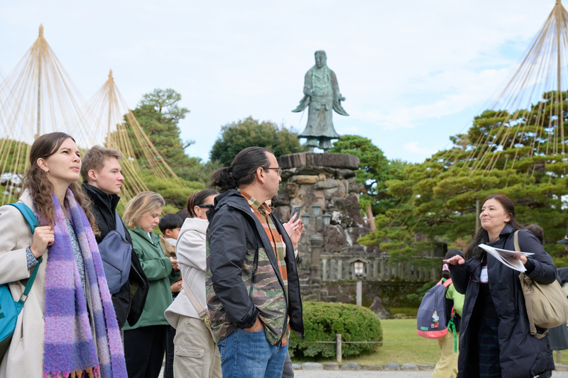 Kenrokuen Garden & Kanazawa Castle Historical Tour 1GX6mG3n