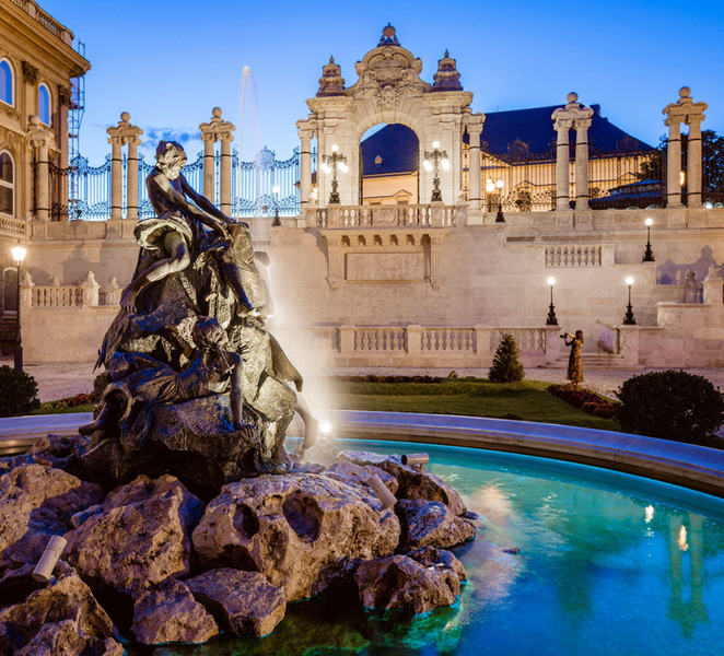 Budapest: Buda Castle Walk with Saint Stephen's Hall FmE1Uk0h