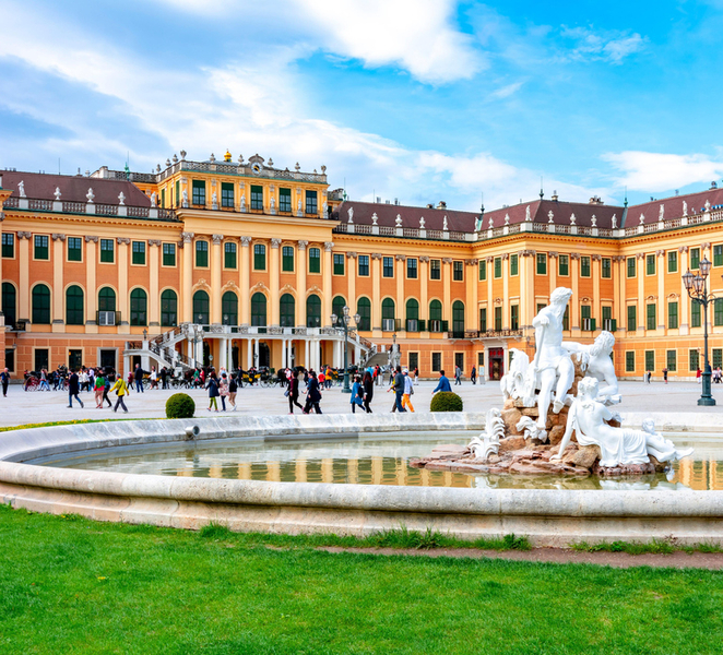Vienna: Skip-the-Line Schönbrunn Palace and Gardens Tour uKxXBres