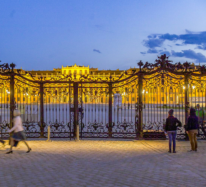 Vienna: Schönbrunn Palace & Gardens Skip-the-Line Tour g5nDo8ci
