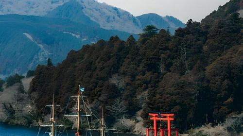 [9-Person Group] Hakone In-Depth Day Tour: Lake Ashi Cruise / Owakudani Cable Car / Tokyo Night View rGqC024E