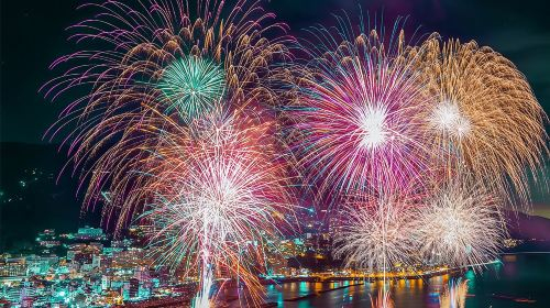 Small group for 9 people · 1-day tour to Atami fireworks festival in Izu, Japan · hotel pick-up service in Tokyo + Chinese service RvGl3IFt