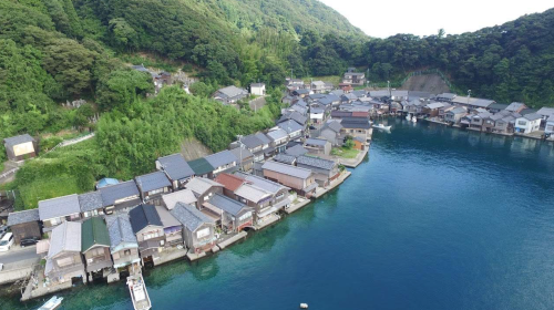 1-day tour private charter in Osaka-Kobe with family-friendly/hot spring/nature routes. Customizable itinerary. qJAn365X