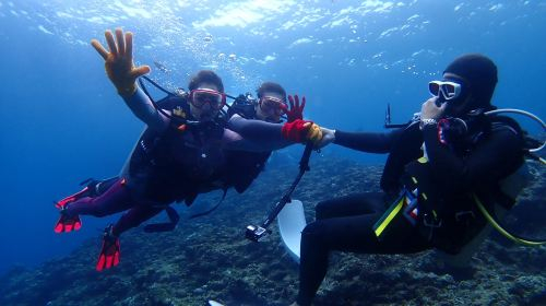 4-Hour Blue Cave Scuba Diving/Snorkeling Experience in Naha, Japan [Naha/Chatan Pickup & Drop-off] Boat Transfer for Blue Cave Snorkeling/Scuba Diving Experience uMnQpZm1