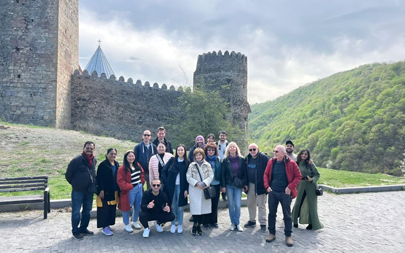 Kazbegi Full-Day Bus Tour with Ananuri & Gudauri WdWUABl9