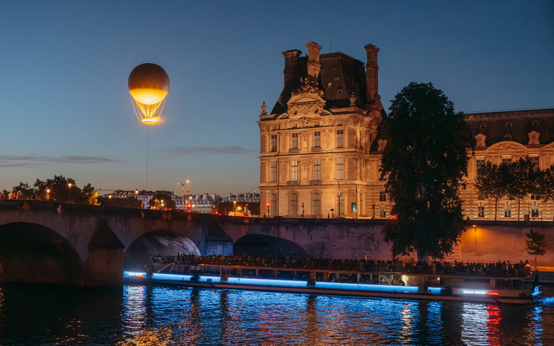 Bateaux Mouches 1-Hour Sightseeing Cruise in Paris f2Ss7DiH