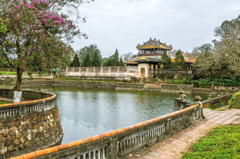 Hue Imperial City and Hai Van Pass Full Day Tour XJkEk9lh