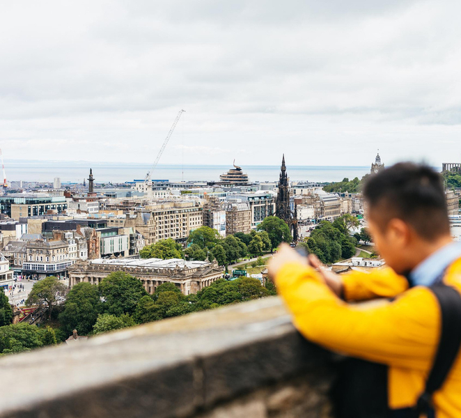 Edinburgh: Edinburgh Castle Guided History Tour with Tickets jkqhlCdV
